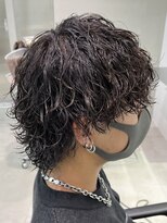 波巻きスパイラルパーマメンズパーマ眉毛19時以降メンズヘア束感