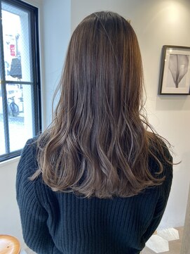 ムーン ティコブラーエ(moon tico brae) 4月【ショコラアッシュ/ふんわりカール/ヘルシースタイル】