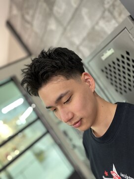 フランクスバーバーリベラルド 横浜(FRANK'S BARBER LIBERALD) ロースキンフェザーショートスタイル