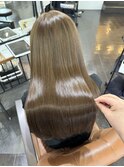 オリーブベージュ