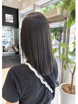 オリーブグレージュ