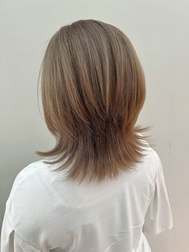 イーエル グランデ(e.ll grande) くびれレイヤー×ミルクティベージュ