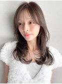 前髪薄めバングワンカール美髪大人可愛いレイヤーカット艶感