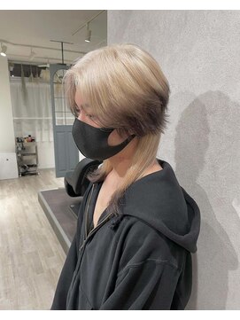 イト(ito) センターパートウルフカットエンドカラー毛先黒色デザインカラー
