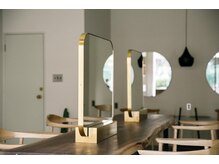 デイリリーバイアメリア 川西店(daylily by Ameria)の雰囲気（インテリアの質感にこだわった開放的で落ち着く空間。）