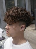 外国人風パーマテーパーフェードスペインカールプードルパーマ