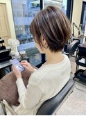 透け感ブラウンの丸みショート