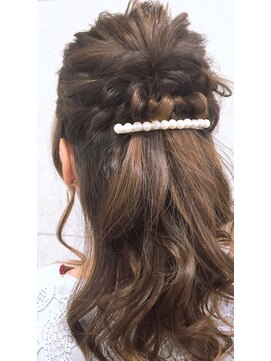 アーシャム(Arsham) シンプルハーフアップ☆