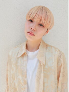 ラボ(Ravo) [Ravo]ブロンドベージュのショートボブスタイル
