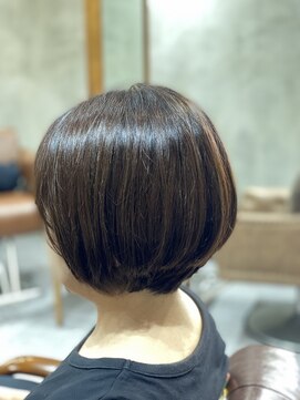 ジル(JiL) ツヤ感ショートボブ