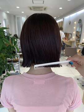 ヴァンカウンシル 金山(VANCOUNCIL kanayama) ボルドーカラー 切りっぱなしボブ