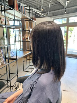 ユリイカビヨウシツ ミディアム