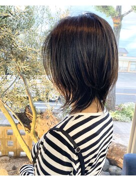 イチゴイチエ(151A) ウルフカット×くびれレイヤー