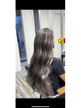 ストゥー(StueW.) ベース暗めでのハイライト[倉敷][岡山][倉敷美容室][岡山美容室]