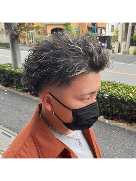 ヒカリ バイ イサミ 西川口(Hikari by ISAMI) 韓国マッシュスペインカールスパイキーショート〈理容室〉西川口