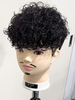 サロン ド ロイ(Salon de Roi)&nbsp;大人スペインカール外国人風スパイラルパーマメンズフェード