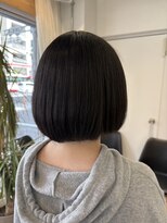 ウイ バイ ファースト 北四番丁店(u'i by first)&nbsp;首元で切り揃えられた、すっきりとしたストレート黒髪のボブ