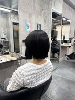 コワファースト長崎シャンプーボーイ 2nd(COIFF1RST 長崎 SHAMPOO BOY)&nbsp;ぱつっとボブ 外ハネボブ