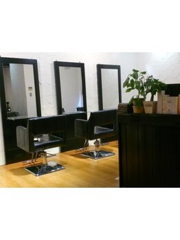 【4席の落ち着く空間】周りの視線が気にならない贅沢空間◎大人の隠れ家プライベートサロンで癒しの時間を