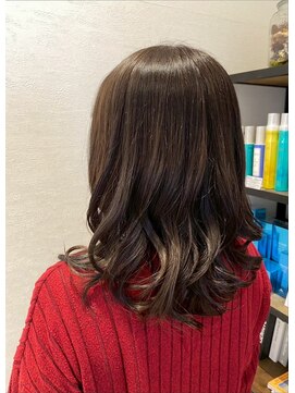 ビレアカスガイ 春日井店(BELEA) 透明感グレージュの艶ミディ