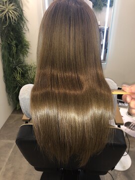 アールサロン アオヤマ(Rr SALON AOYAMA) サファイアミネコラストレート