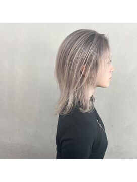 タグ(#tag) #ホワイトベージュ×ミディアムウルフ