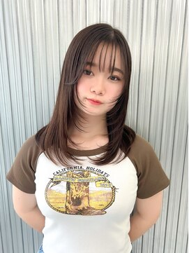 キバ(kva) ▽□□▽小顔に魅せる顔周りレイヤー