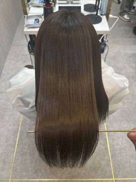 ロンドメリア 天神大名店(Lond Melia) ★グレージュカラー斜めバングデザインカラーシルキー ベージュ