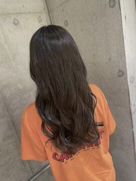 リビンバイアフロート(Livin by afloat) 巻き髪ロングスタイル ミントベージュ おおたかの森