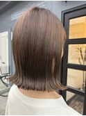 外はねボブ×透明感ベージュ