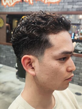 スリーセント 栄(3/cent) ニュアンスパーマ/ローフェード/スキンフェード