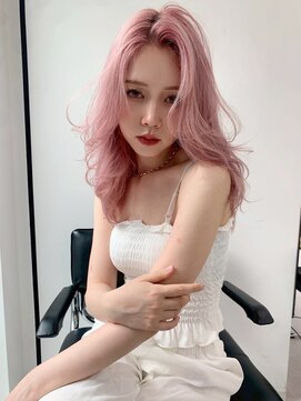 ユーフォリア 新宿通り(Euphoria) レイヤーカット/韓国ヘア/ハイトーン