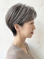 シオミエイチ タイムレス 垂水(shiomi H timeless) ハイライトグレージュ×コンパクトフォルム