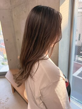 エウペ 渋谷(WEUPE) 斜めバング/グレージュカラー/デザインカラー/シルキーベージュ