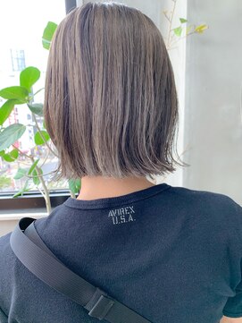 テトヘアー(teto hair) 外ハネボブ、グレージュ、アッシュブラウン、ブリーチオンカラー