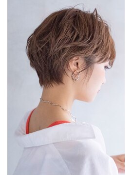 ロイジー(roijir) 【roijir 表参道】ハンサムショート×くせ毛風パーマ