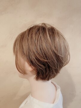 ココンフワット(coconfwat) ペールベージュショート