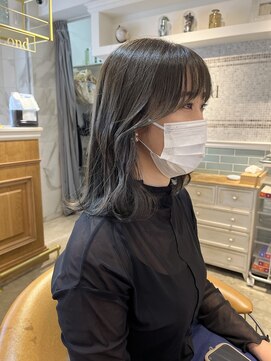 ロンド シャルム 吉祥寺(Lond charme) カーキグレージュ外はねミディ