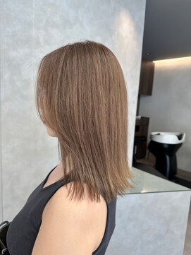 ルネ 北千住(Renee) ミルクティーベージュ_切りっぱなし_ロングボブ