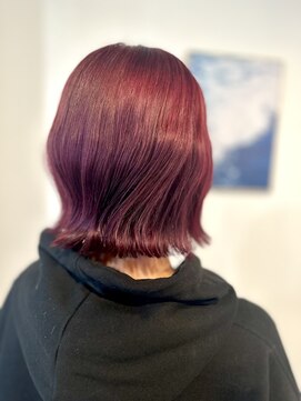 マリン(Marine) 20代30代肩上切りっぱなしボブハイトーンチェリーレッド