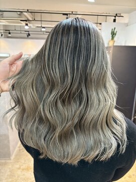 メリー オオサカ(Merly Osaka) 海外風グレージュバレイヤージュ