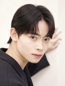 ルーシー 渋谷(LUCEY) センターパートニュアンスパーマフェザーパーマ波巻きパーマ