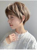 マッシュショート　丸みボブ　ミルクティーベージュ