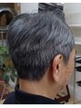 クリクリ cre cre&nbsp;グレー系で魅せる白髪ぼかし。大人の男性も通いやすいカット