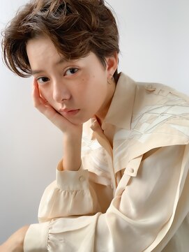 アクトゥス(AEQUITAS) ベージュ×ショート【池袋/20代/30代/40代】