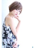 ローライトアッシュブラウン大人かわいい小顔ワンサイドショート