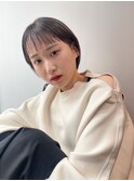 オン眉耳掛けショート