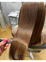 カームバイリコ 学芸大学(calm by liko)&nbsp;美髪/大人かわいい/こなれミディ/サンドベージュ[学芸大学]