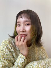 ネイビー グラ ヘアー ストーリー(NAVY gra HAIR STORY) セミウルフ×イエローリーフポイントカラー