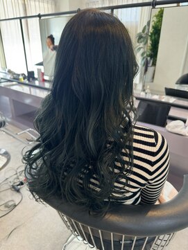 ニィ(2iee.) 艶々暗髪